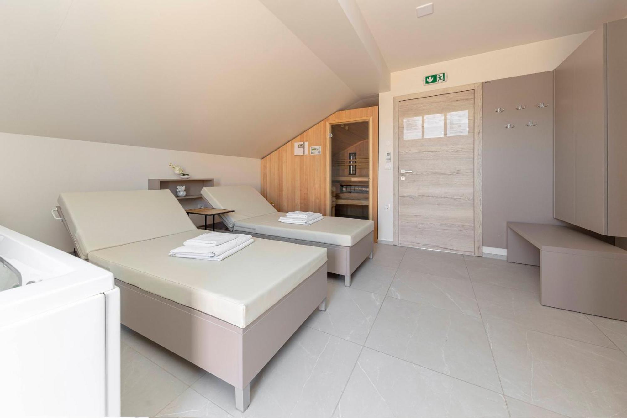 Rooms S Center Slovenske Konjice Exterior photo